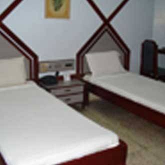 Hotel Amir Central Avenue, Nagpur 2